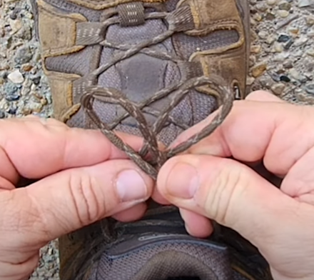 Se empieza con las conocidas «orejas de conejo»